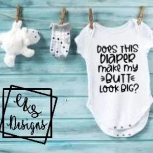 Does this diaper make my butt look big White Onesie